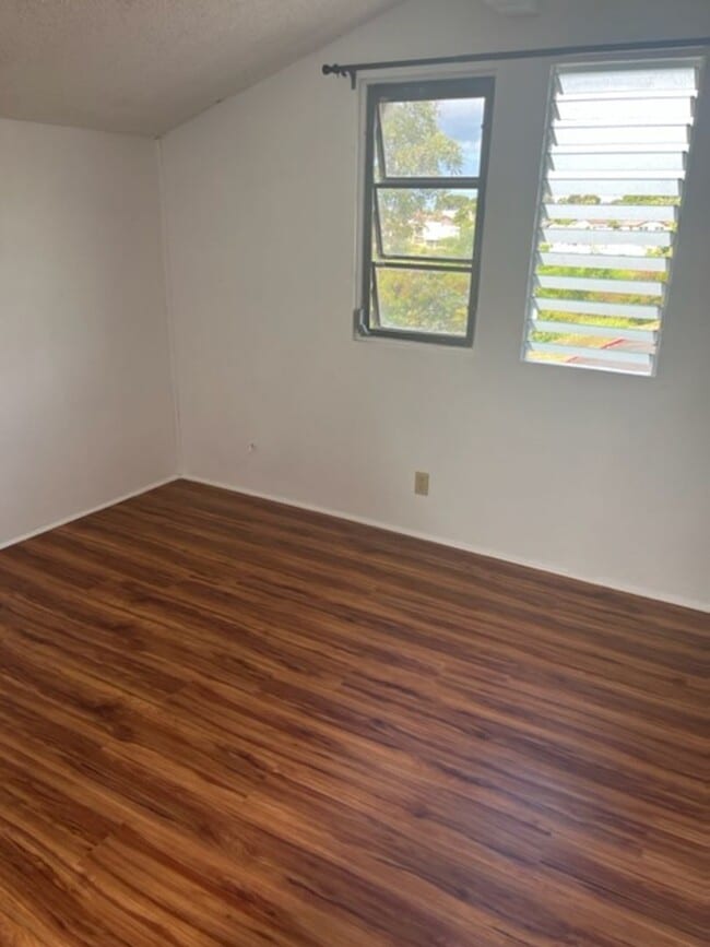 Building Photo - PET FRIENDLY and upgraded spacious home at the top of Makakilo.