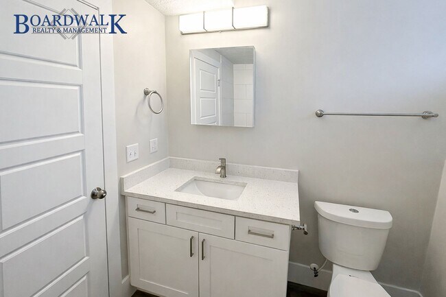 Building Photo - 1106 E S Temple St