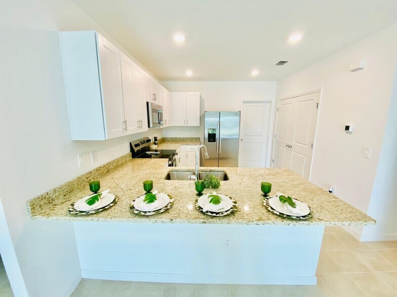 Building Photo - 4799 Guinep Ln
