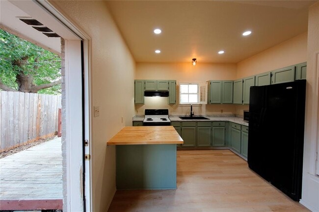 Building Photo - 412 Northern Trail