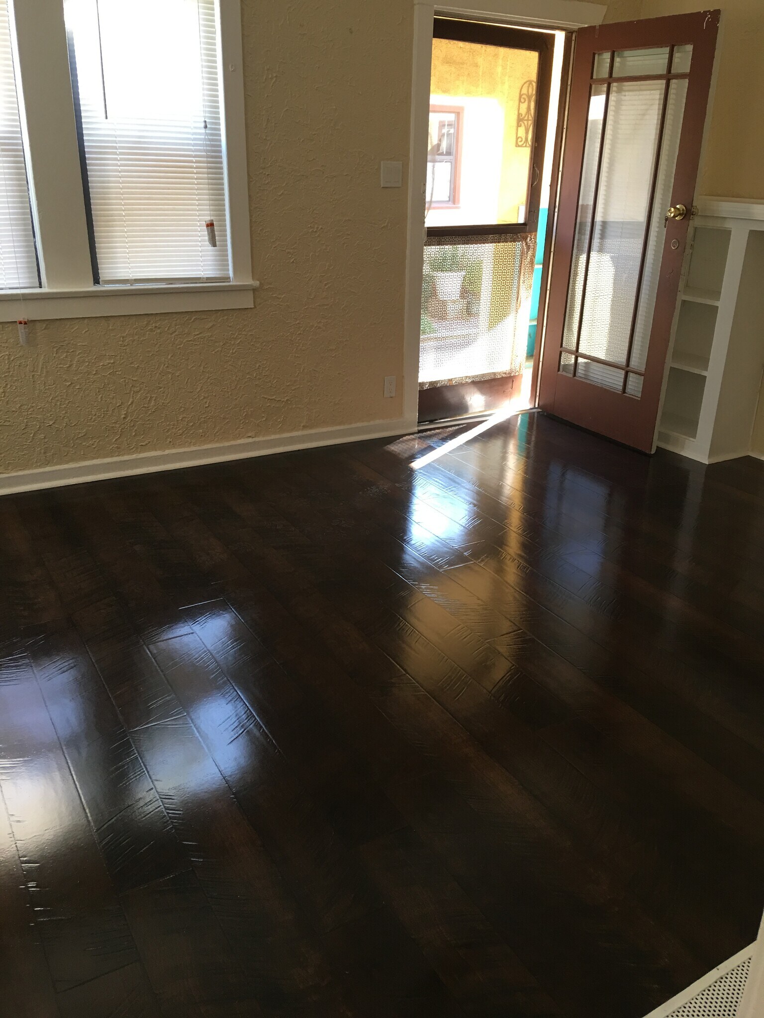 Building Photo - 5031 Bakman Ave