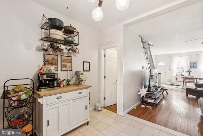 Building Photo - 728 S Smedley St