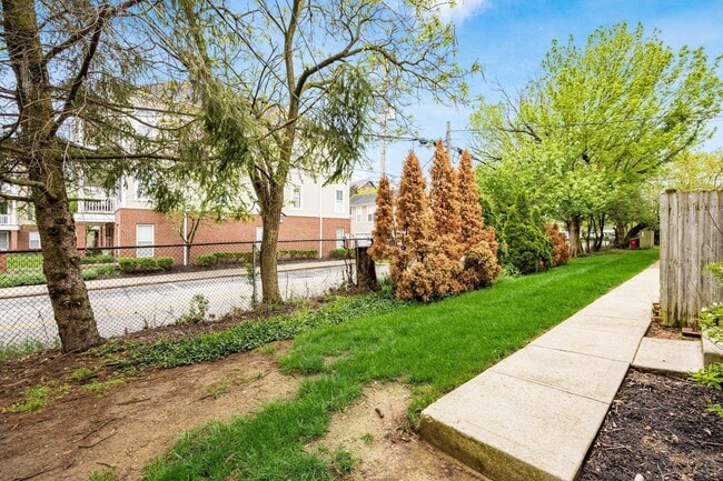 Building Photo - 1775 Northwest Ct