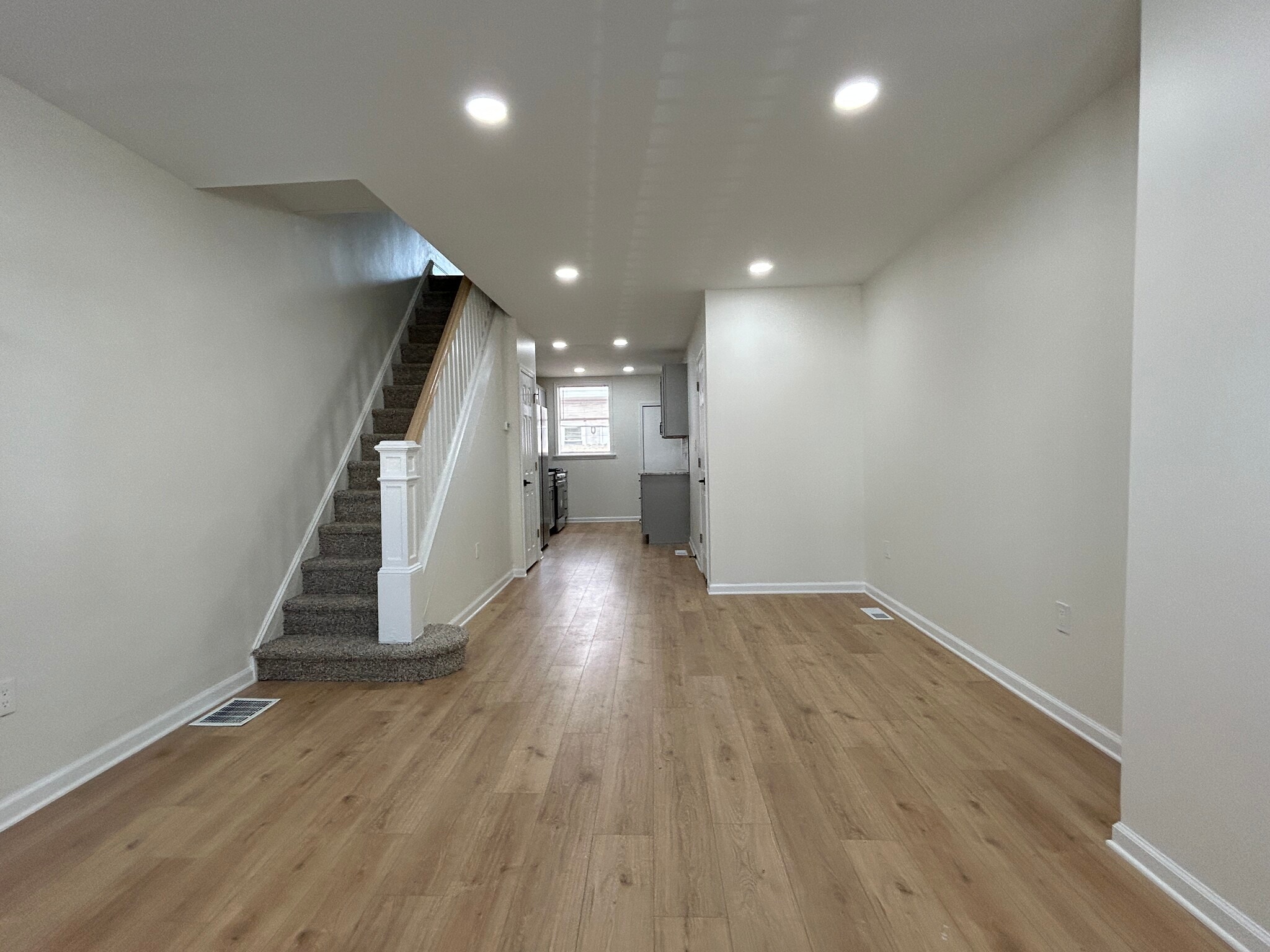 Building Photo - 2054 Mercy St