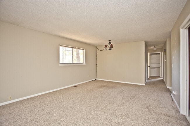 Building Photo - ***33 Sheneman Drive***