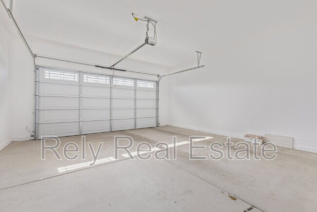 Building Photo - 20108 W Montecito Ave