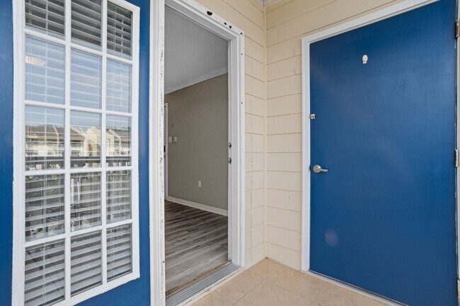 Building Photo - Live on the Water – 2BR Condo at Harbor Landing