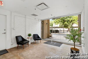 Building Photo - 1115 S Alamo St