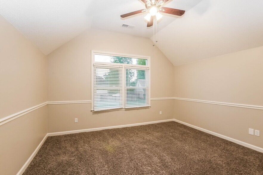 Building Photo - 8853 Dewberry Ln