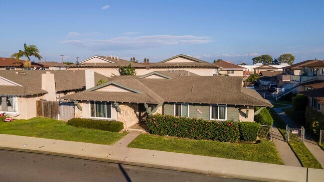 Building Photo - 16562 Sabot Ln