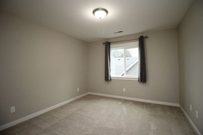 Building Photo - Spectacular Newer Construction Aloha 4 Bed/2.5 Bath Home on Dead-End Street
