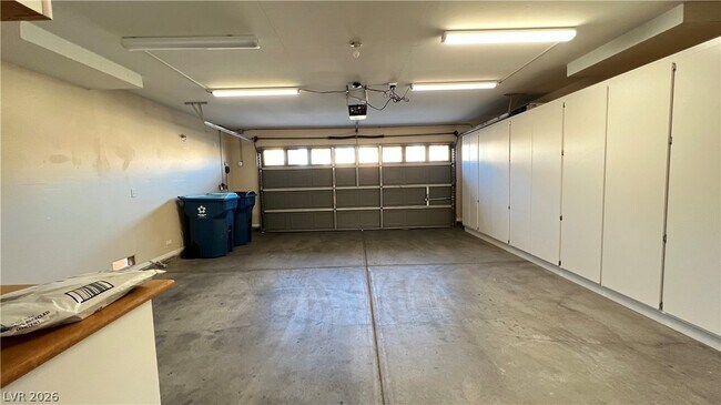 Building Photo - 10121 Oakmoor Pl