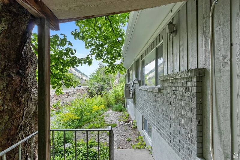 Building Photo - 208 Ogden Canyon Rd