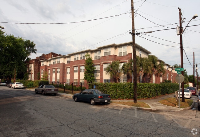 Primary Photo - Heritage Row and Corner