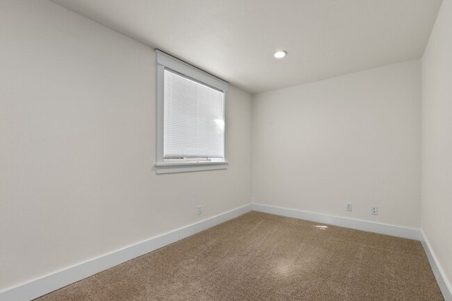 Building Photo - 3Bd/3Ba Seattle Townhouse