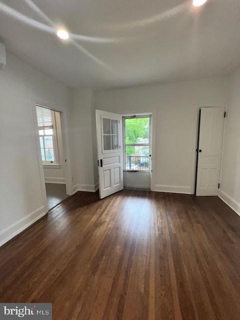 Building Photo - 537 S Walnut St