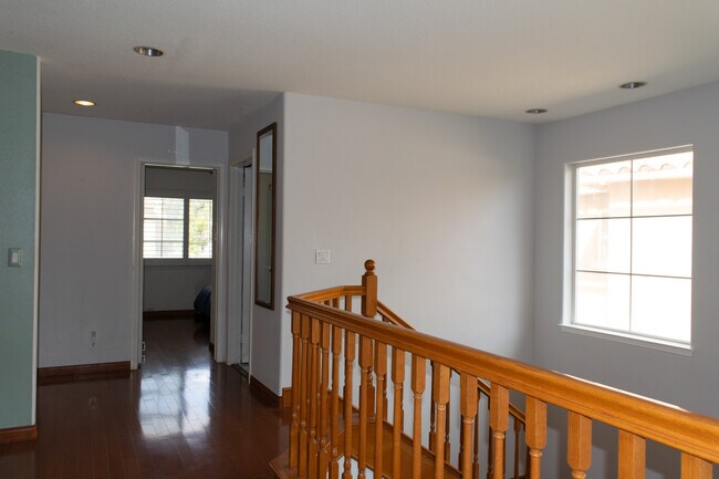 Building Photo - 1148 Corte Riviera