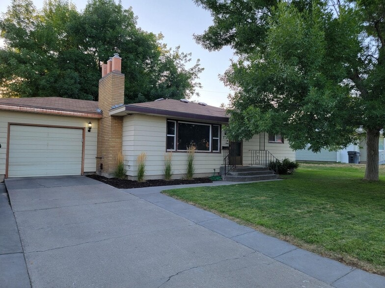Front - 779 Reed Avenue