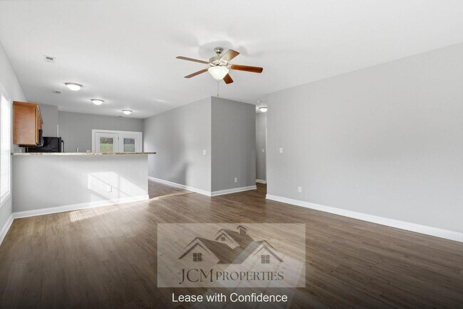 Building Photo - 925 Dawson Creek Way