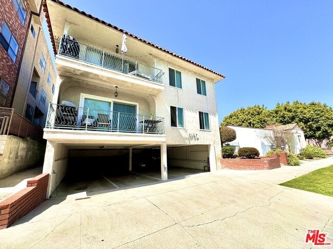 Primary Photo - 9157 Alcott St