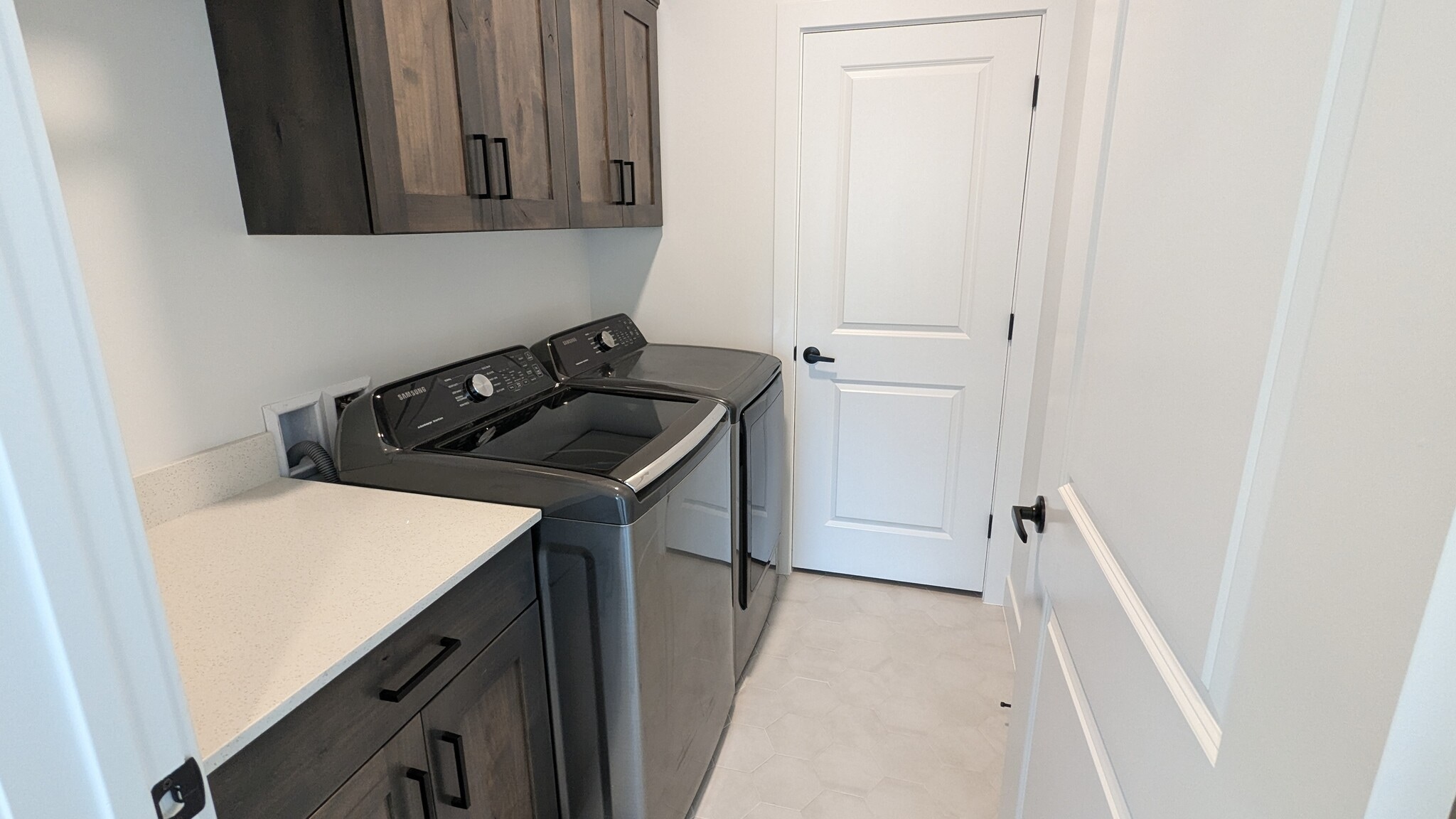 Building Photo - 693 S Taylor Creek Dr