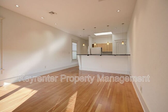 Building Photo - 812 NW 7th St