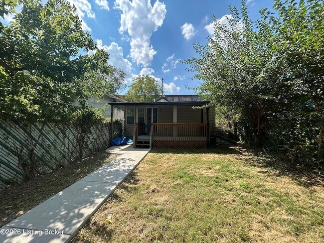 Building Photo - 1109 Reutlinger Ave
