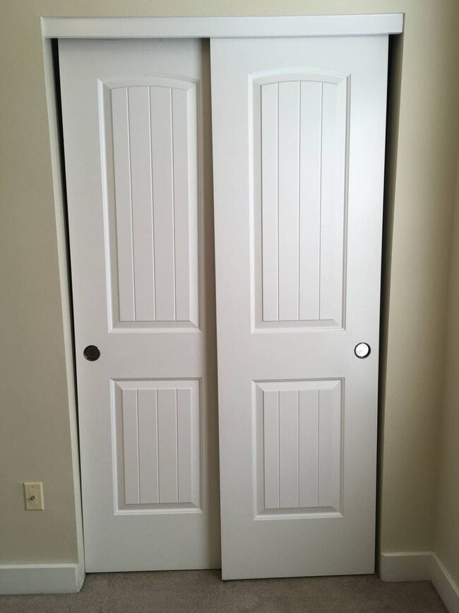 Building Photo - ra1052