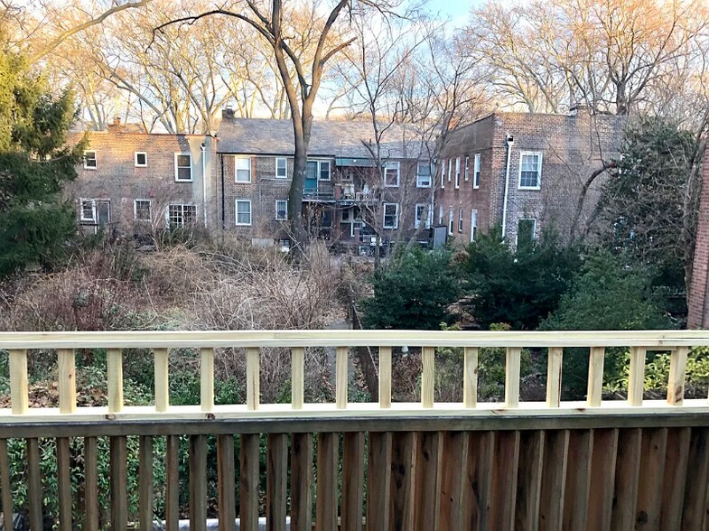 Building Photo - 39-27 45th St