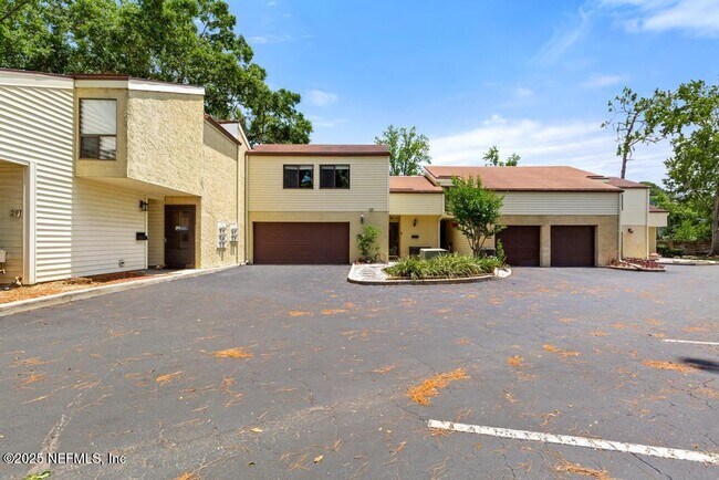 Building Photo - 5400 La Moya Ave