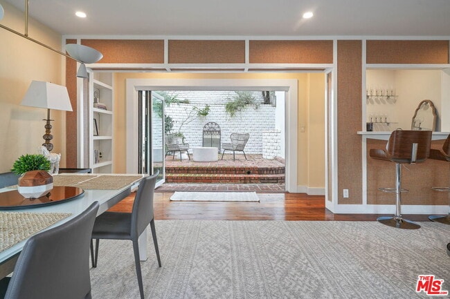 Building Photo - 1531 Marmont Ave