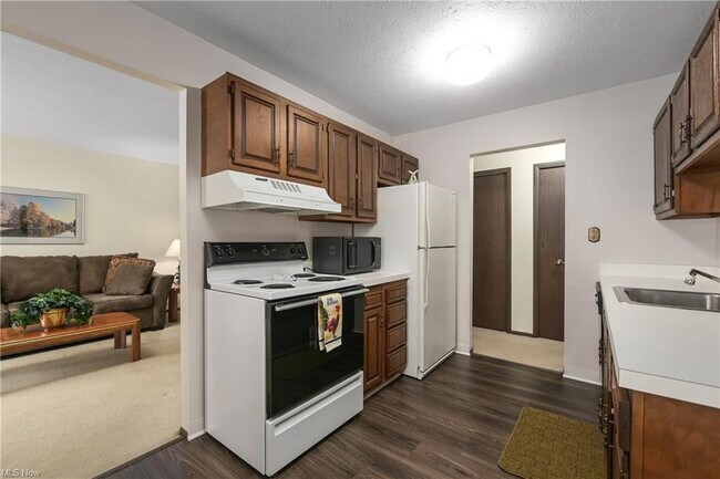 Kitchen - 27467 Westown Blvd