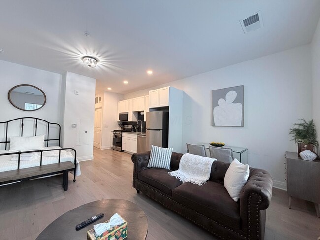 Building Photo - 6640 Mooney St