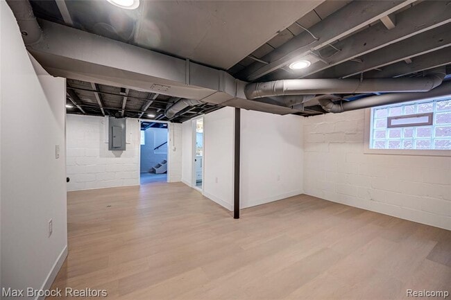 Building Photo - 409 Baldwin Ave