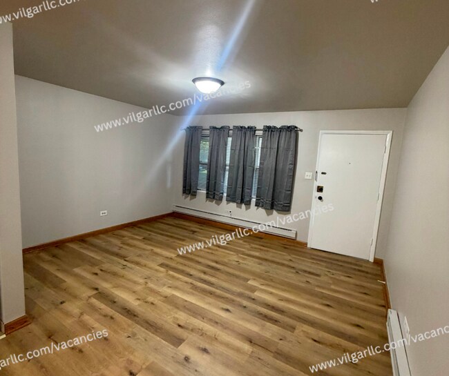 Building Photo - 8841 Schneider Ave