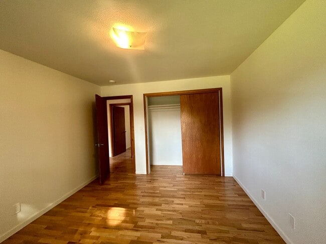 Building Photo - 1XMC3222