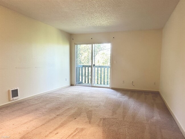 Building Photo - 1 br, 1 bath Condo - 17431 Ambaum Boulevar...