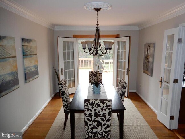 Building Photo - 7115 Warbler Ln