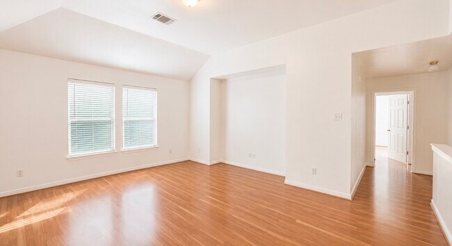 Building Photo - 423 Blossomwood Dr