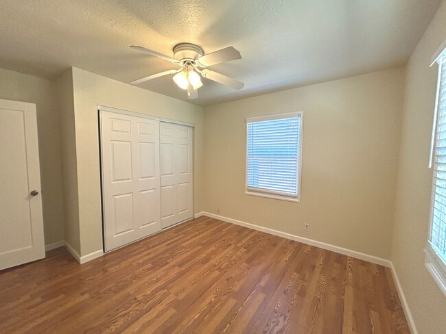 Building Photo - 3 bedroom, 2 bath Concord Home