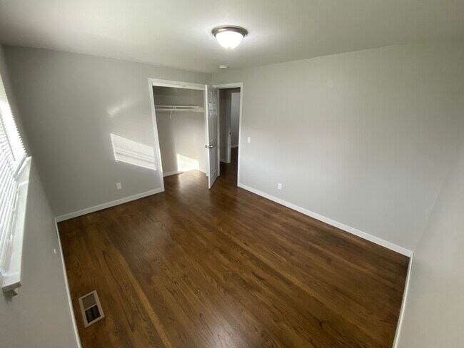 Building Photo - 309 Choker St SE