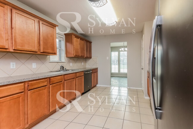 Building Photo - Don't miss out on this beautiful home!