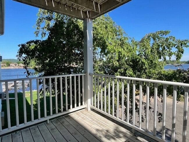Interior Photo - River's Edge Apartments