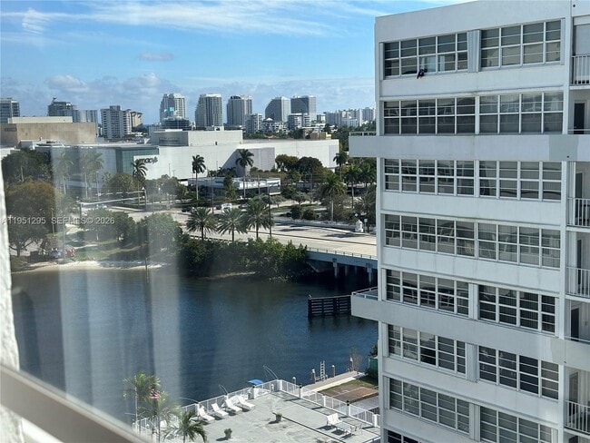 Building Photo - 1170 N Federal Hwy