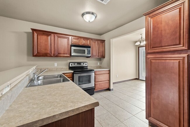 Building Photo - 1270 N Trinity Dr