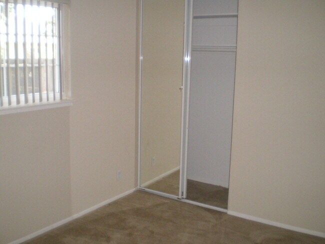 Building Photo - White Drive 1347/1349