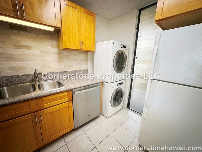 Building Photo - 95-2048-2048 Waikalani Dr