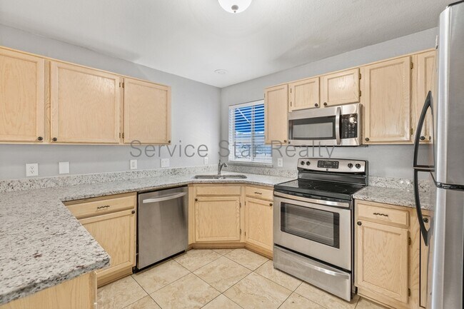 Building Photo - 220 N 22nd Pl