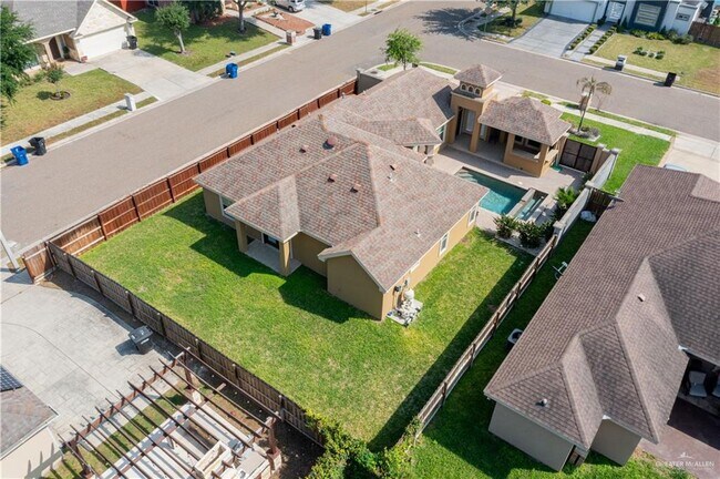 Building Photo - 23 Heron Ct