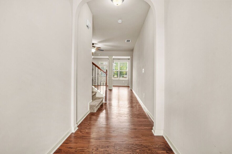 Building Photo - 1539 Creek Bend Ln NW